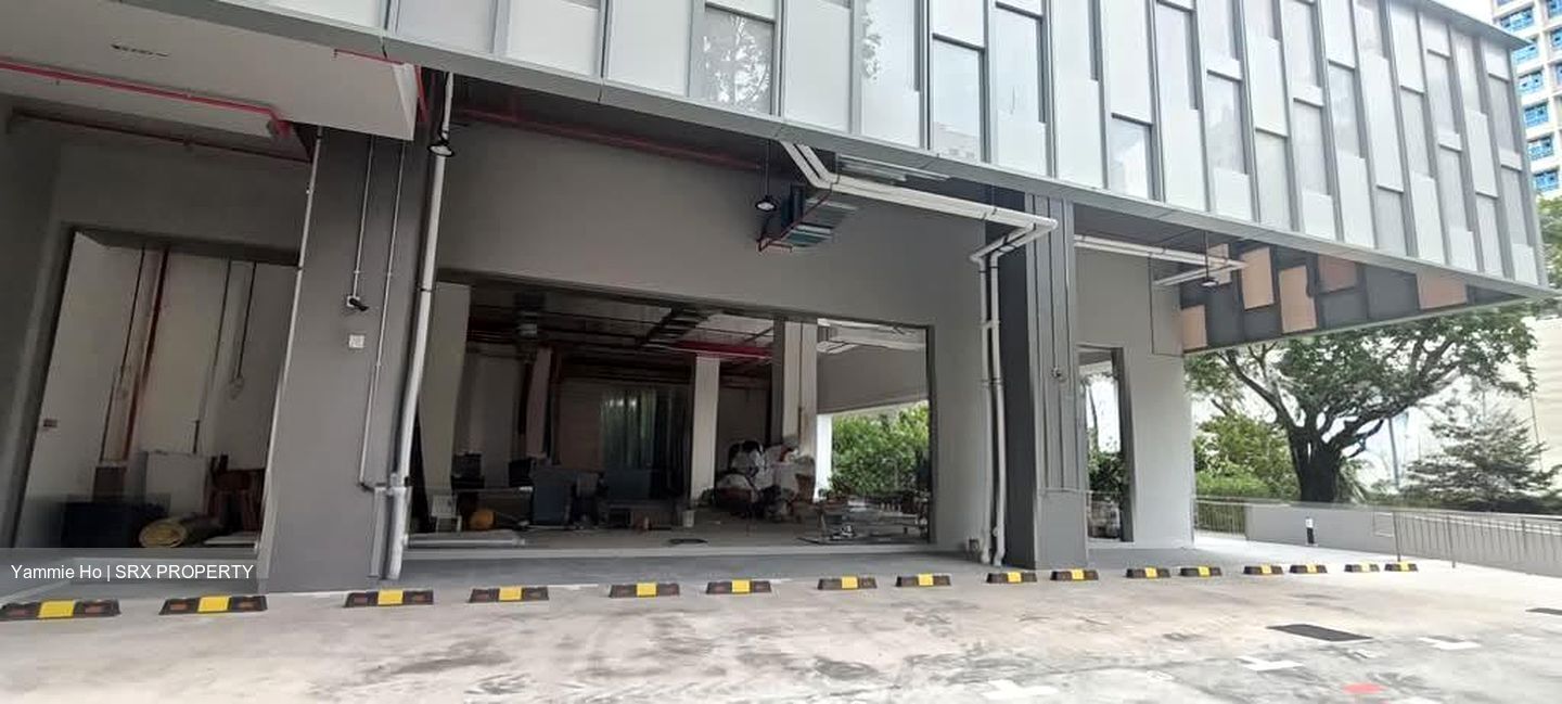 Space 18 (D12), Factory #548295311